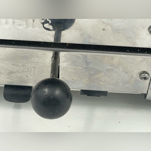 Dualit Toaster England 2 slice Model A2BR/87 - Picture 5 of 10